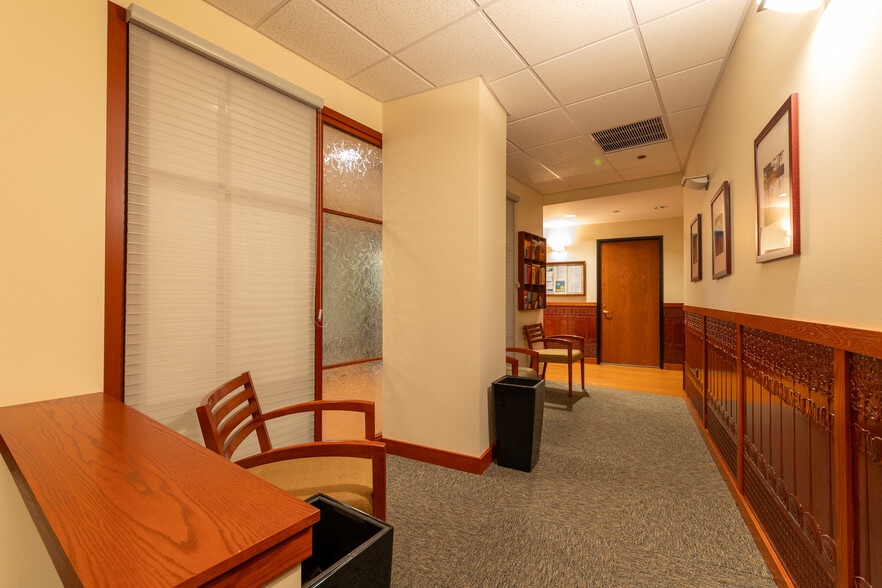 More Photos Of 50 E Washington St, Chicago Office For Sale