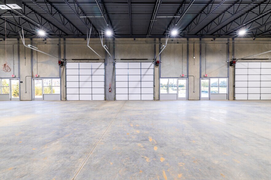 More Photos Of 4009 NW 164th St, Edmond Industrial For Sale