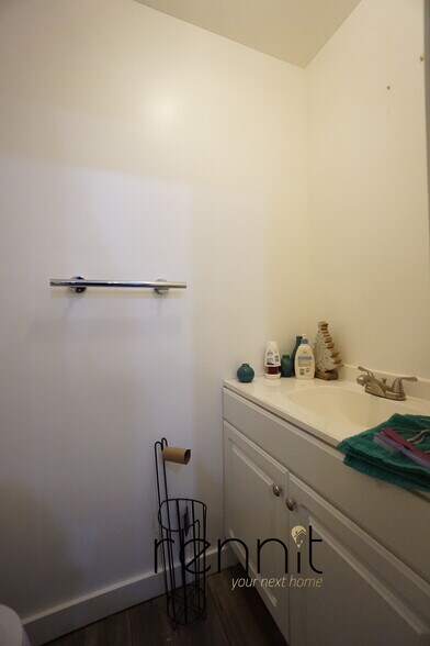 More Photos Of 1093 Putnam Ave, Brooklyn Storefront Retail Residential For Lease