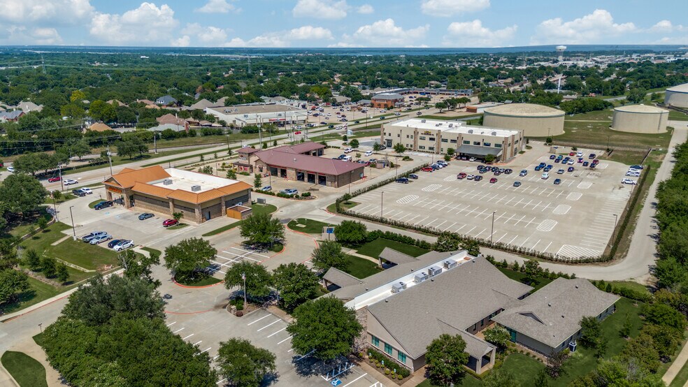 More Photos Of 6200 Stone Hill Farms Pky, Flower Mound Loft Creative Space For Sale