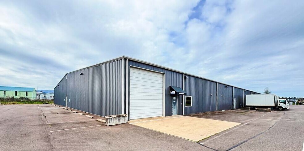 Primary Photo Of 960 SE Monmouth Cut OFF Rd, Dallas Warehouse For Sale