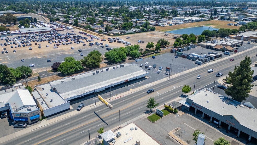 More Photos Of 727 Clovis Ave, Clovis Freestanding For Sale