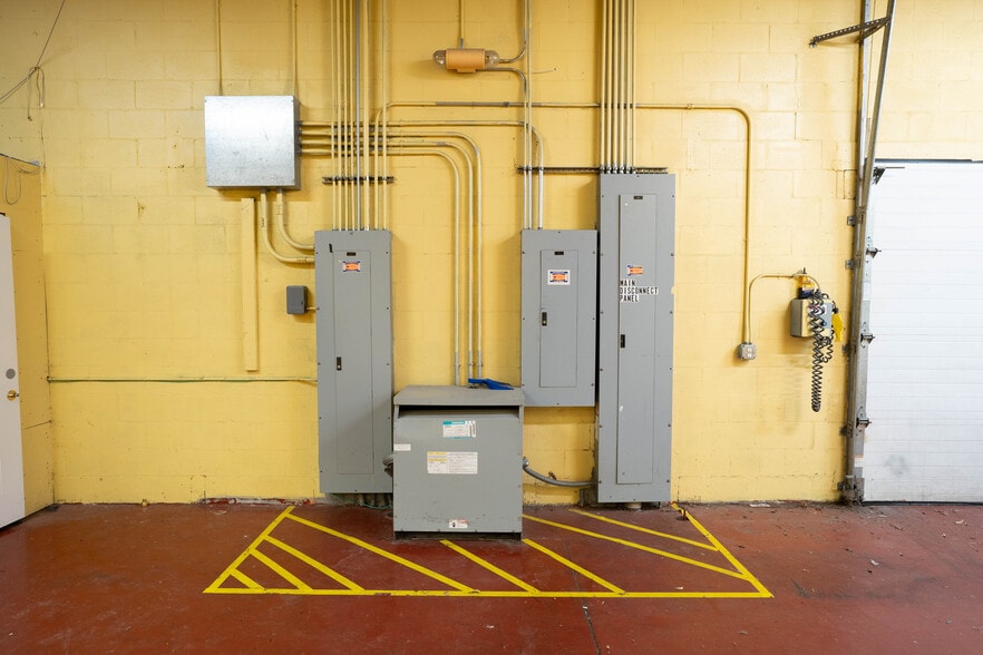 More Photos Of 33550 US Highway 19 N, Palm Harbor Freestanding For Lease