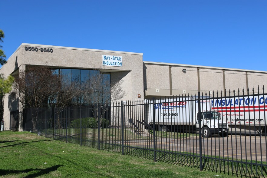 More Photos Of 9500-9540 Clay Rd, Houston Distribution For Lease