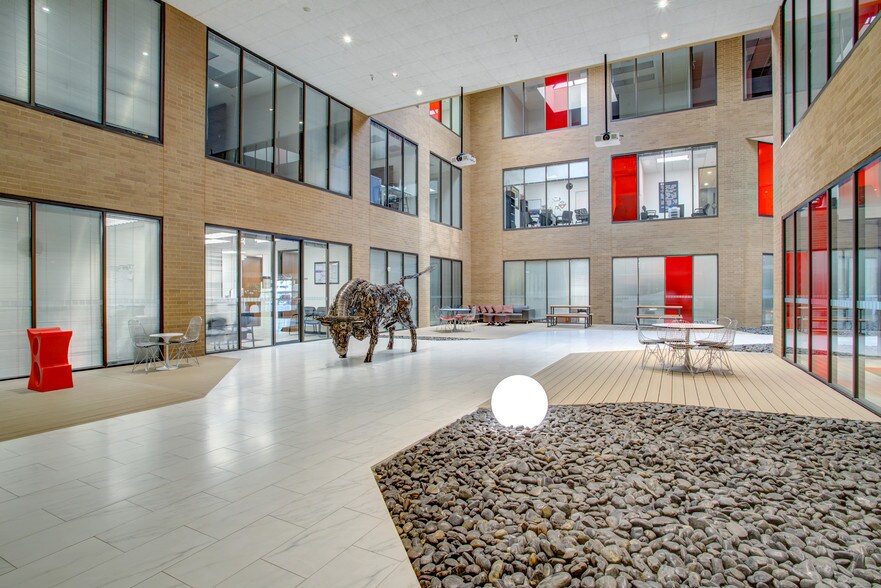 More Photos Of 7676 Hillmont St, Houston Office For Lease