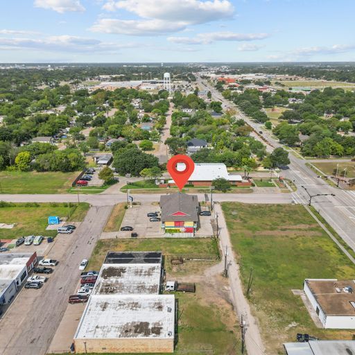 More Photos Of 928 8th Ave N, Texas City Hotel For Sale