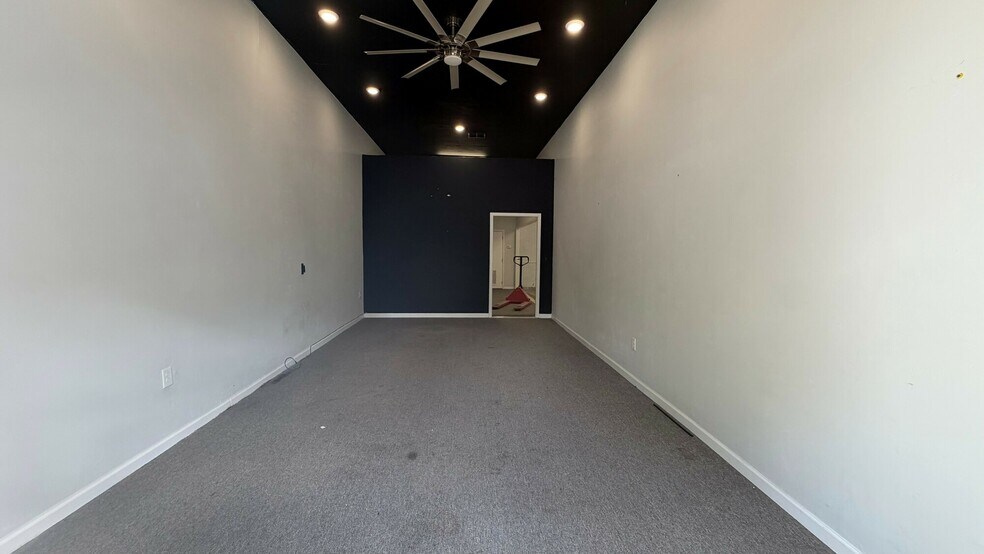 More Photos Of 2490 Centerville Rd, Tallahassee Flex For Lease