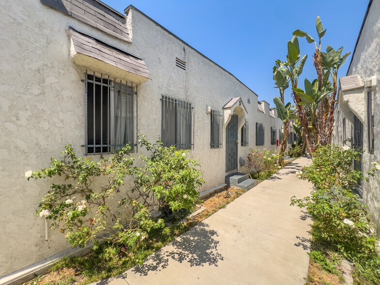 More Photos Of 526-534 W 47th St, Los Angeles Apartments For Sale