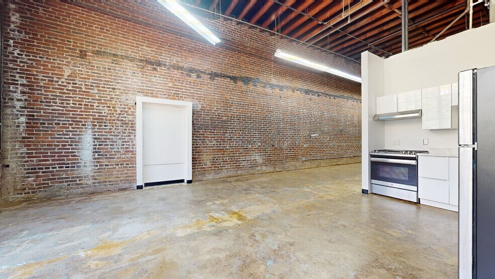 More Photos Of 887 W Marietta St NW, Atlanta Loft Creative Space For Lease