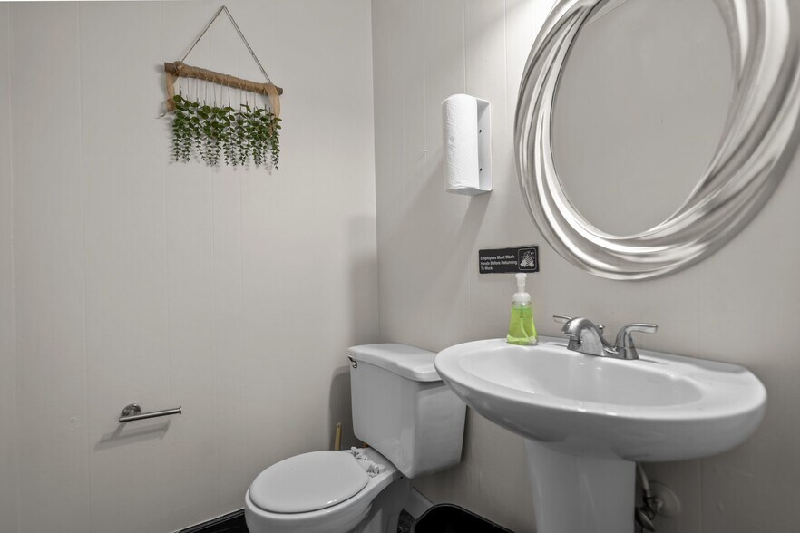 More Photos Of 1028 S College Rd, Wilmington Office Residential For Sale