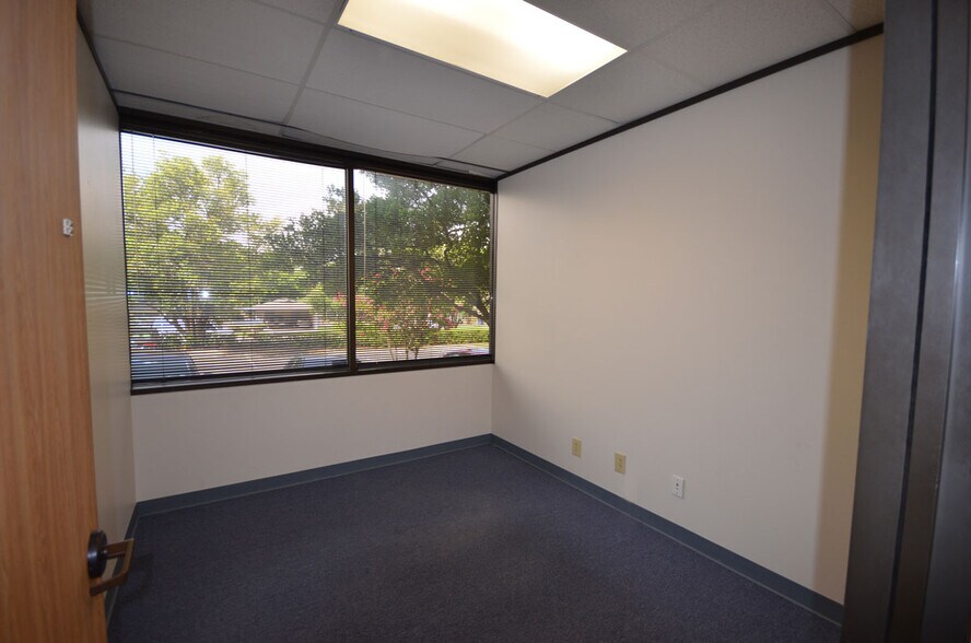 More Photos Of 6633 Hwy 290 E, Austin Office For Lease