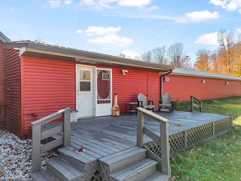 More Photos Of 10422 Cadillac Hwy, Thompsonville Hotel For Sale