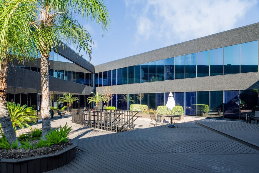 More Photos Of 4545 Bissonnet St, Bellaire Office For Lease