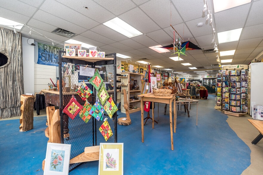 More Photos Of 9 Kingwood Ave, Frenchtown General Retail For Lease