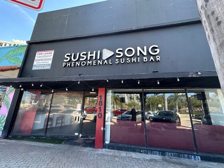 Primary Photo Of 1810-1818 S Young Cir, Hollywood Restaurant For Lease