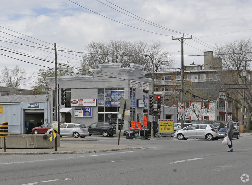 Primary Photo Of 12004 Rue Lachapelle, Montréal Auto Repair For Sale