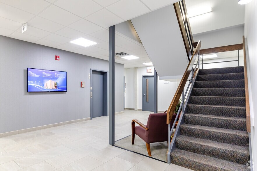 More Photos Of 3060-3080 Ogden Ave, Lisle Unknown For Lease