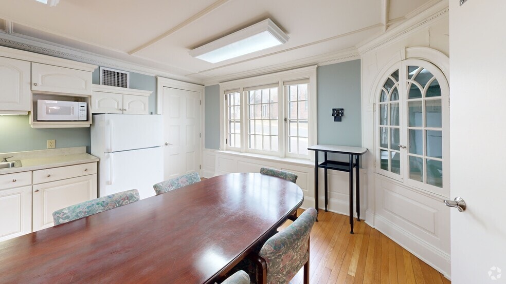 Primary Photo Of 109 Broad St, Middletown Office Residential For Sale