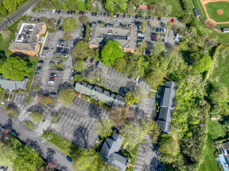 More Photos Of 335 Meeting House Ln, Southampton Healthcare For Sale