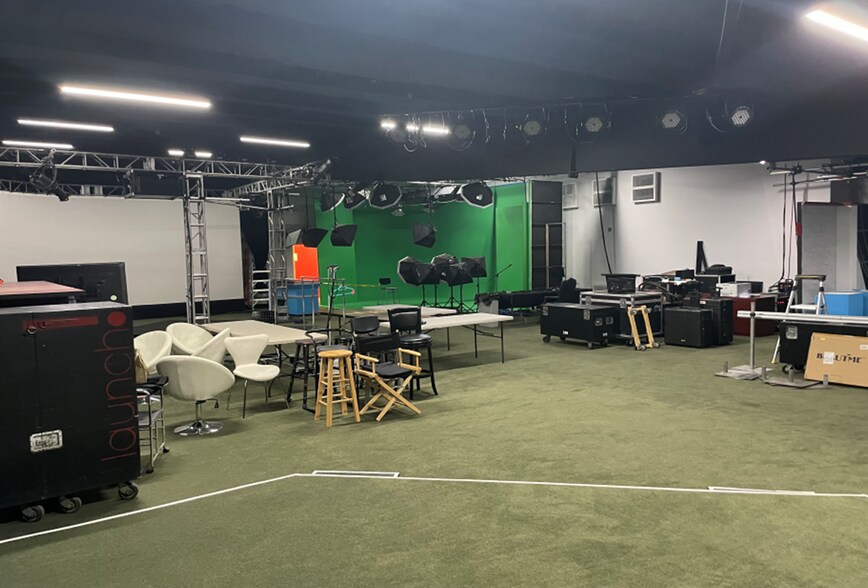 More Photos Of 3855 St. Valentine Way, Orlando Manufacturing For Sale