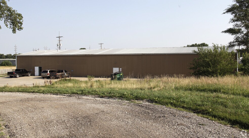 More Photos Of 2357 Warren Dr, Plattsmouth Warehouse For Lease