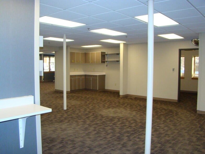 More Photos Of 112 7th St NE, Rochester Medical For Lease