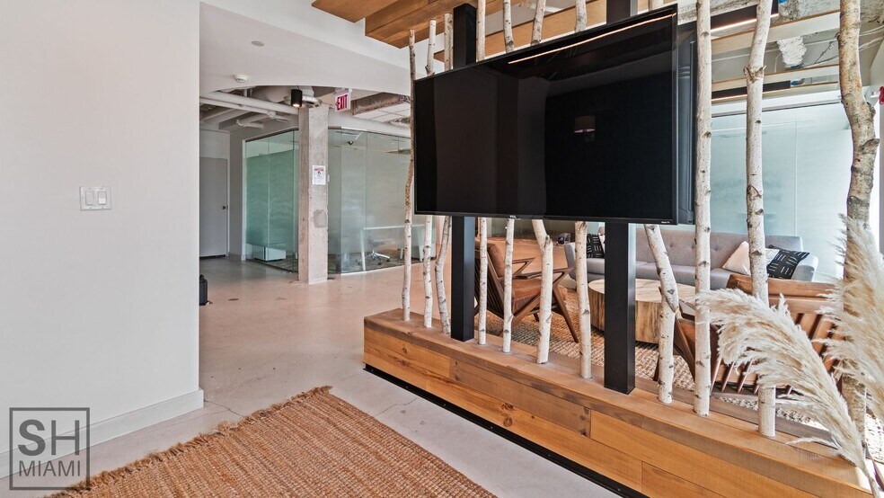 More Photos Of 820 W 41st St, Miami Beach Coworking Space