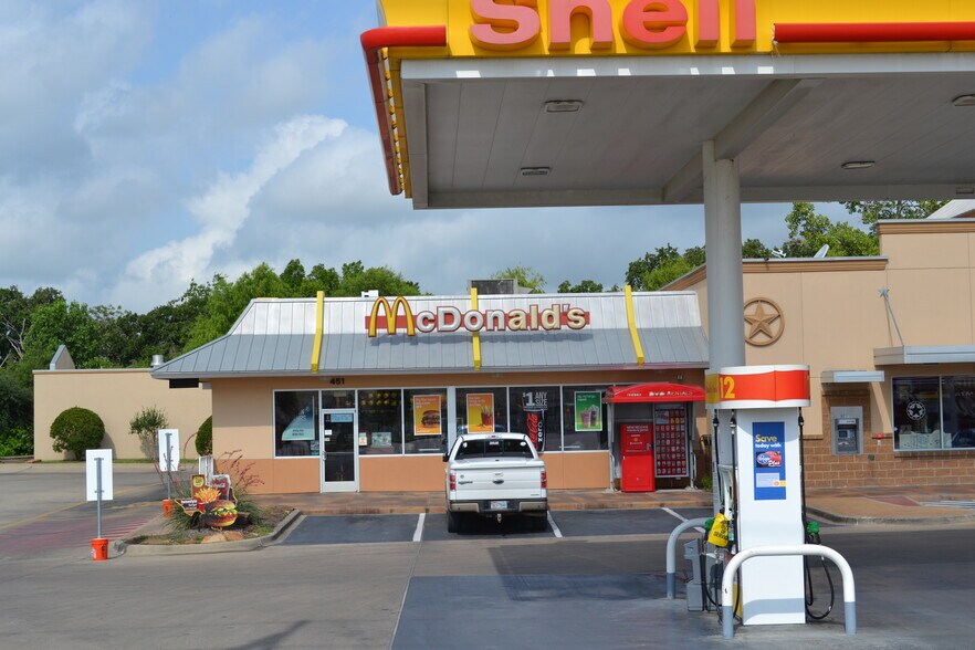 More Photos Of 461 N Harvey Mitchelle Pky, Bryan Service Station For Lease