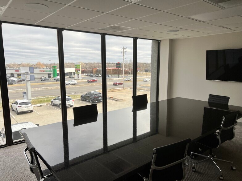 More Photos Of 6300 NW Expressway, Oklahoma City Office For Sale