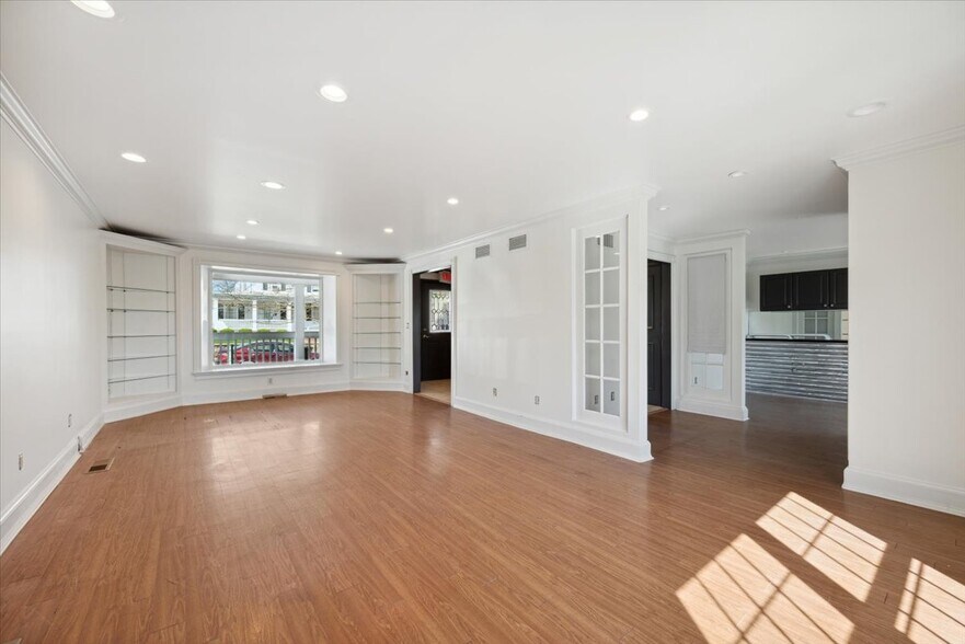 More Photos Of 108 S Finley Ave, Basking Ridge Storefront Retail Office For Lease