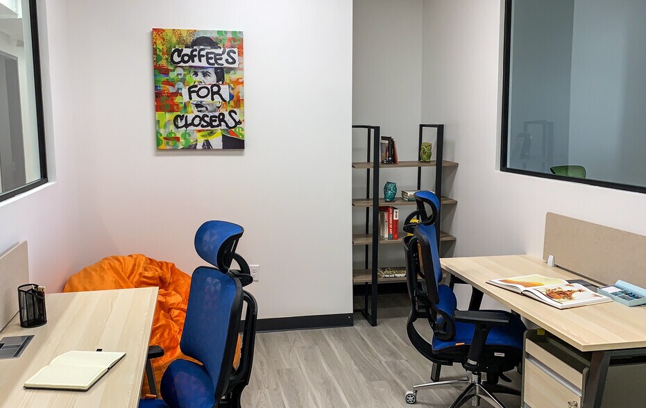 More Photos Of 136 4th St N, Saint Petersburg Coworking Space