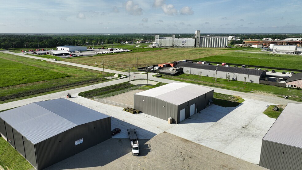 More Photos Of 8490 Industrial Pky, Beaumont Industrial For Lease