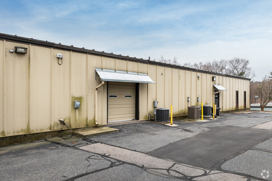 More Photos Of 107-109 South St, Hopkinton Manufacturing For Lease