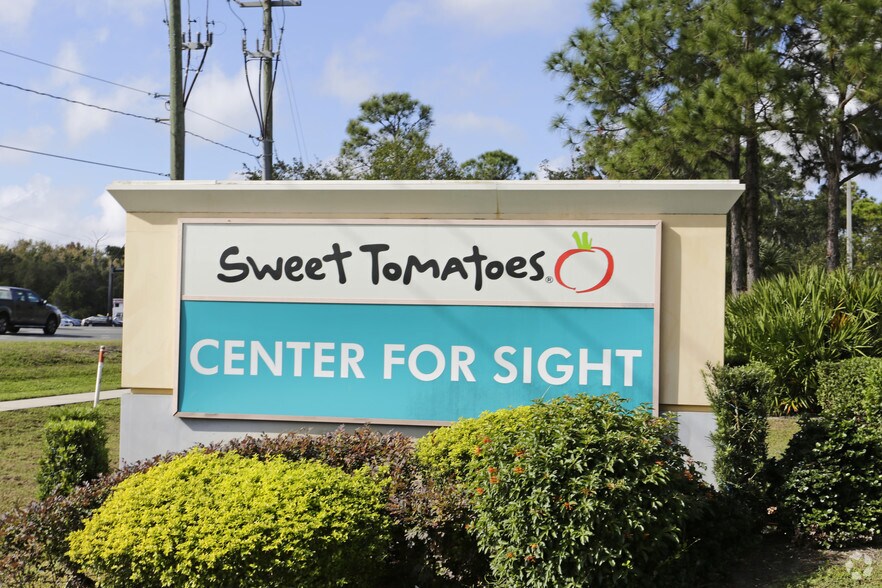 More Photos Of University Pky, University Park General Retail For Lease