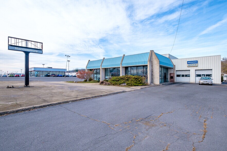 More Photos Of 2675 S Main St, Harrisonburg Auto Dealership For Lease