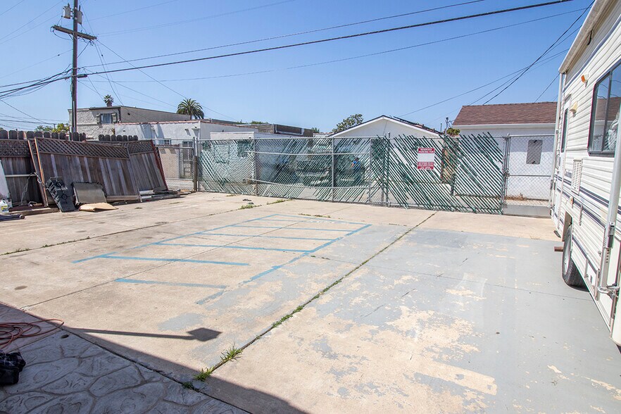 More Photos Of 215 E Fesler St, Santa Maria Storefront For Sale