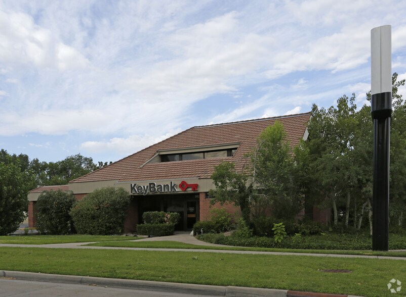 More Photos Of 562 S Main St, Bountiful Bank For Lease