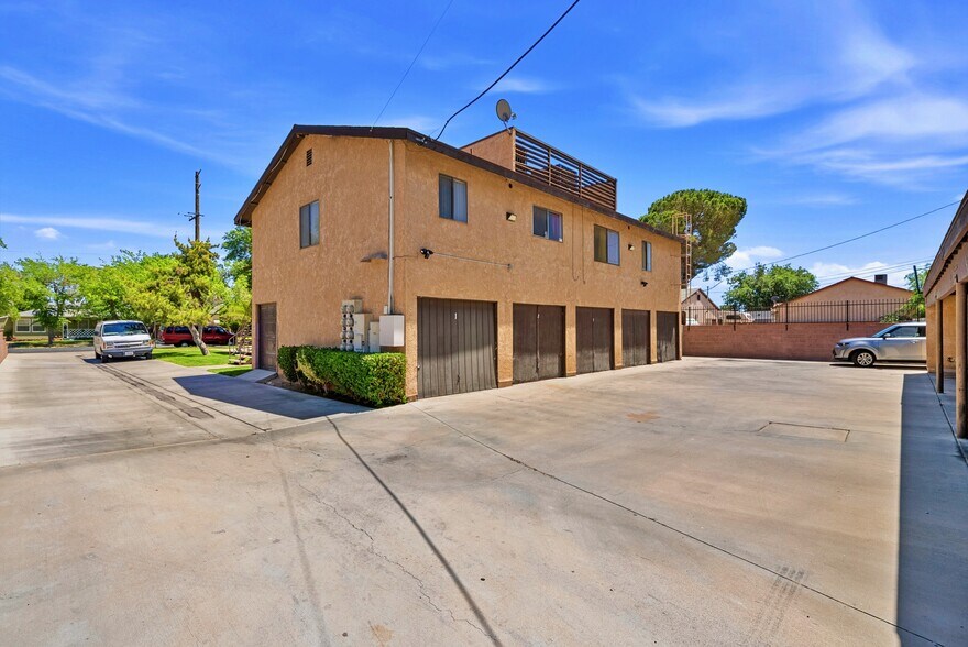 More Photos Of 44751 N Fern Ave, Lancaster Apartments For Sale