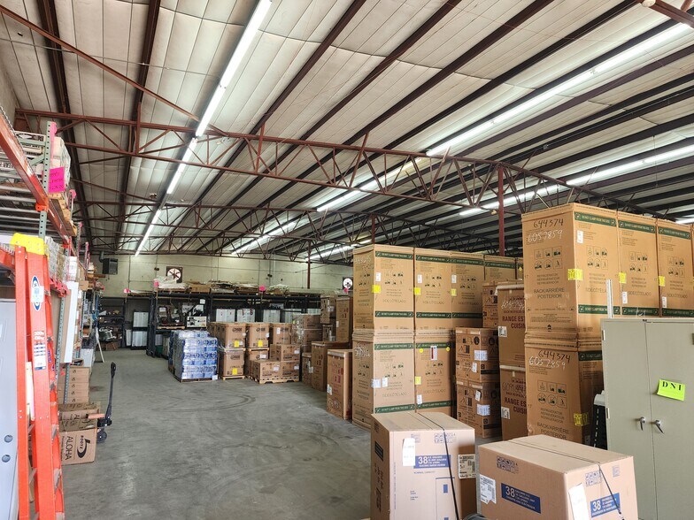More Photos Of 2319 Sterling Ct, Arlington Warehouse For Sale