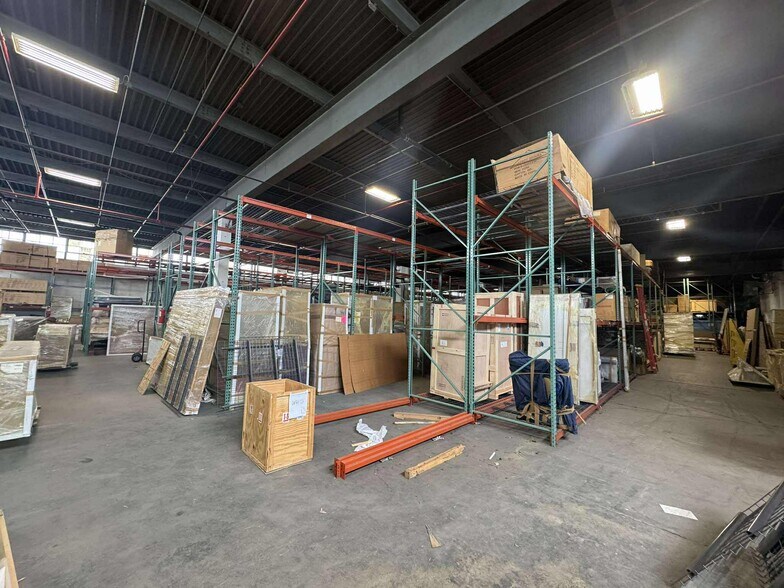More Photos Of 58-54 59th St, Maspeth Warehouse For Lease