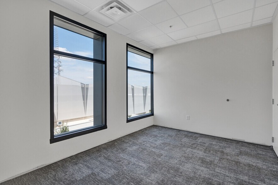 More Photos Of 1940 Algonquin Rd, Charleston Office For Lease