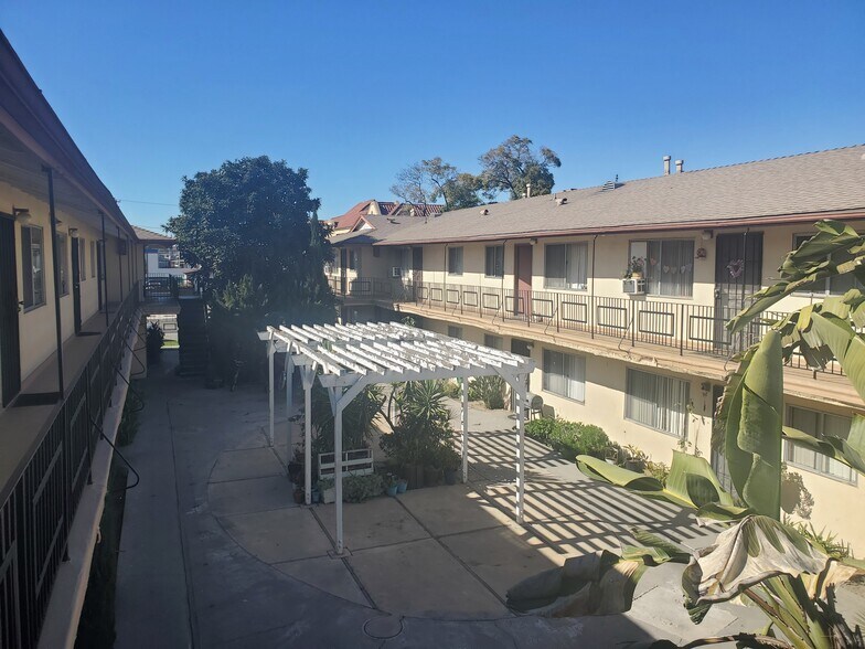 More Photos Of 15944 Vermont Ave, Paramount Apartments For Sale