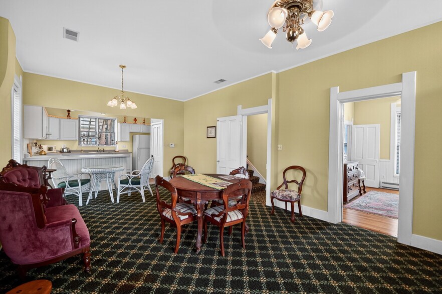 More Photos Of 210 W High St, Orangeville Hospitality For Sale