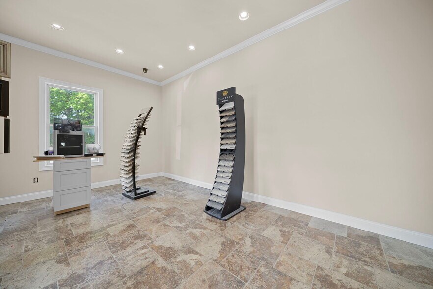 More Photos Of 29 Red Oak Rd, High Hill Manufacturing For Sale