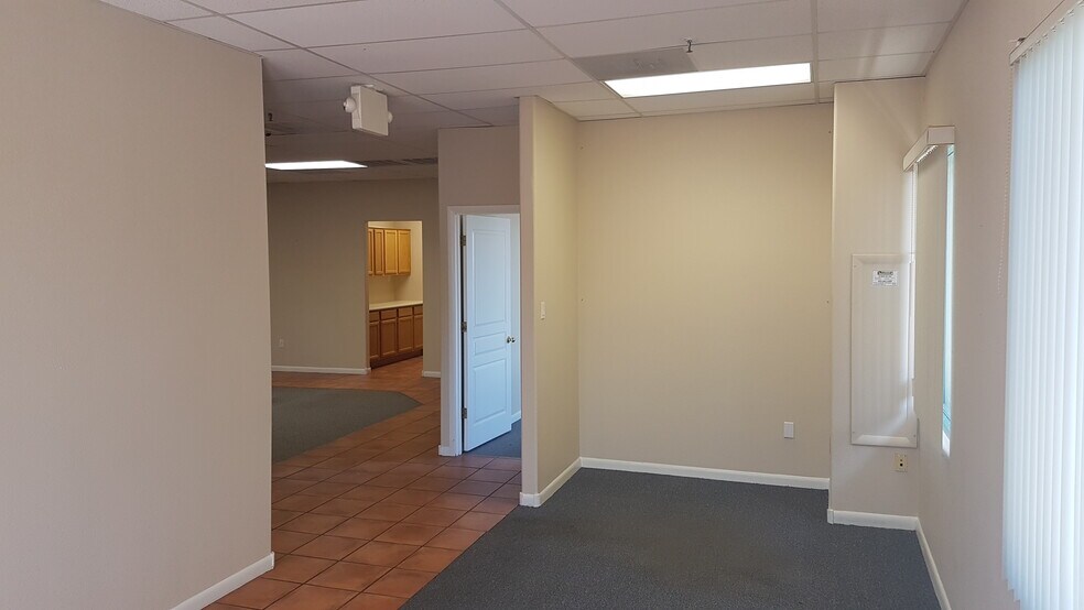 More Photos Of 16921 E Palisades Blvd, Fountain Hills Medical For Sale