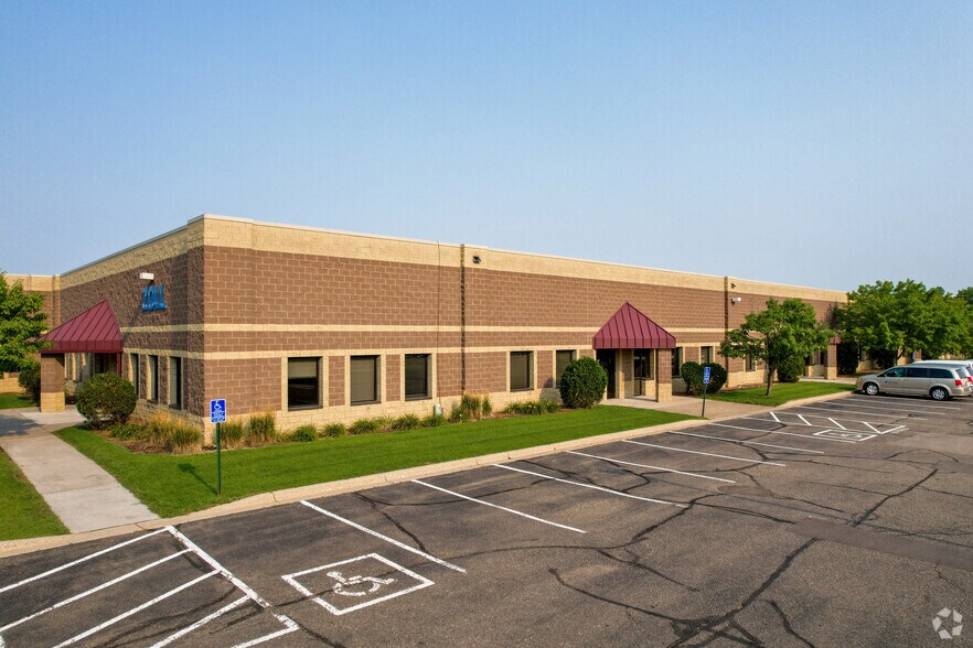 More Photos Of 1885-1915 W County Road C, Roseville Light Distribution For Lease