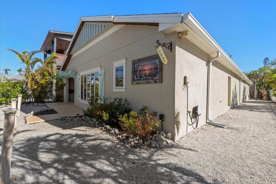More Photos Of 413 Pine Ave, Anna Maria Flex For Sale