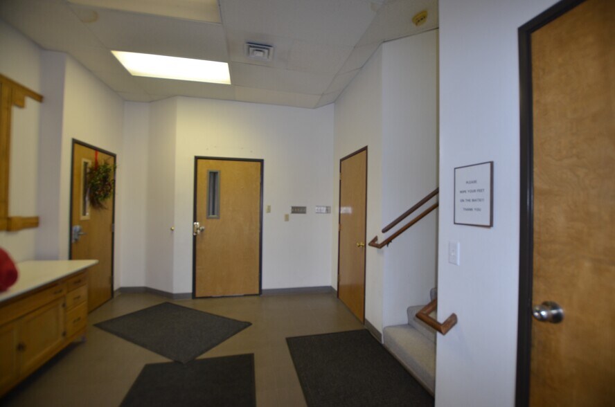 More Photos Of 4 S Idaho St, Dillon Office For Sale