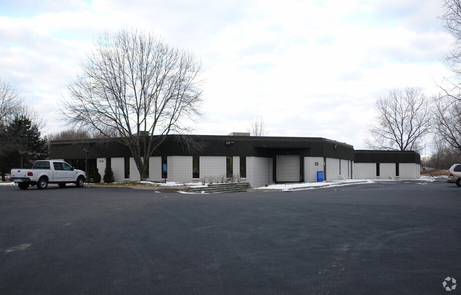 More Photos Of 9100 49th Ave N, Minneapolis Flex For Sale