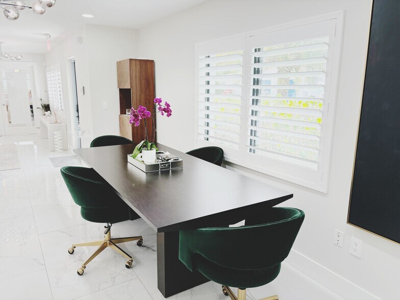 More Photos Of 301 SW 7th St, Fort Lauderdale Office For Sale